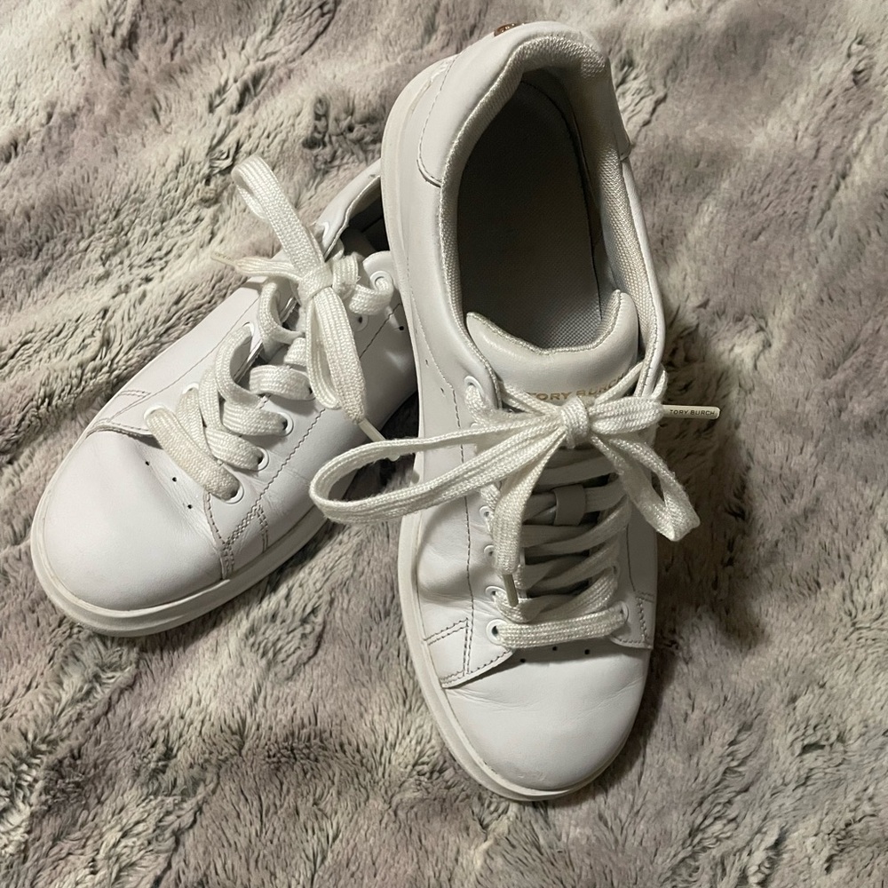 Classic Tory Burch Howell White Court Sneakers